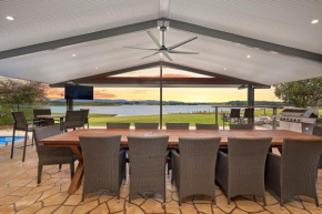 Tuscany on Tinaroo - Lakeside Luxury